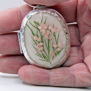 Vintage Style Handmade Locket with real flowers